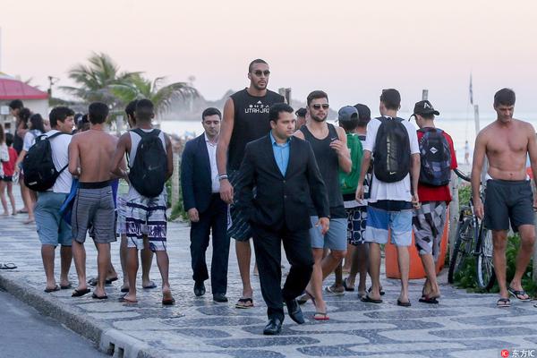 先以高压迫 先以高压迫